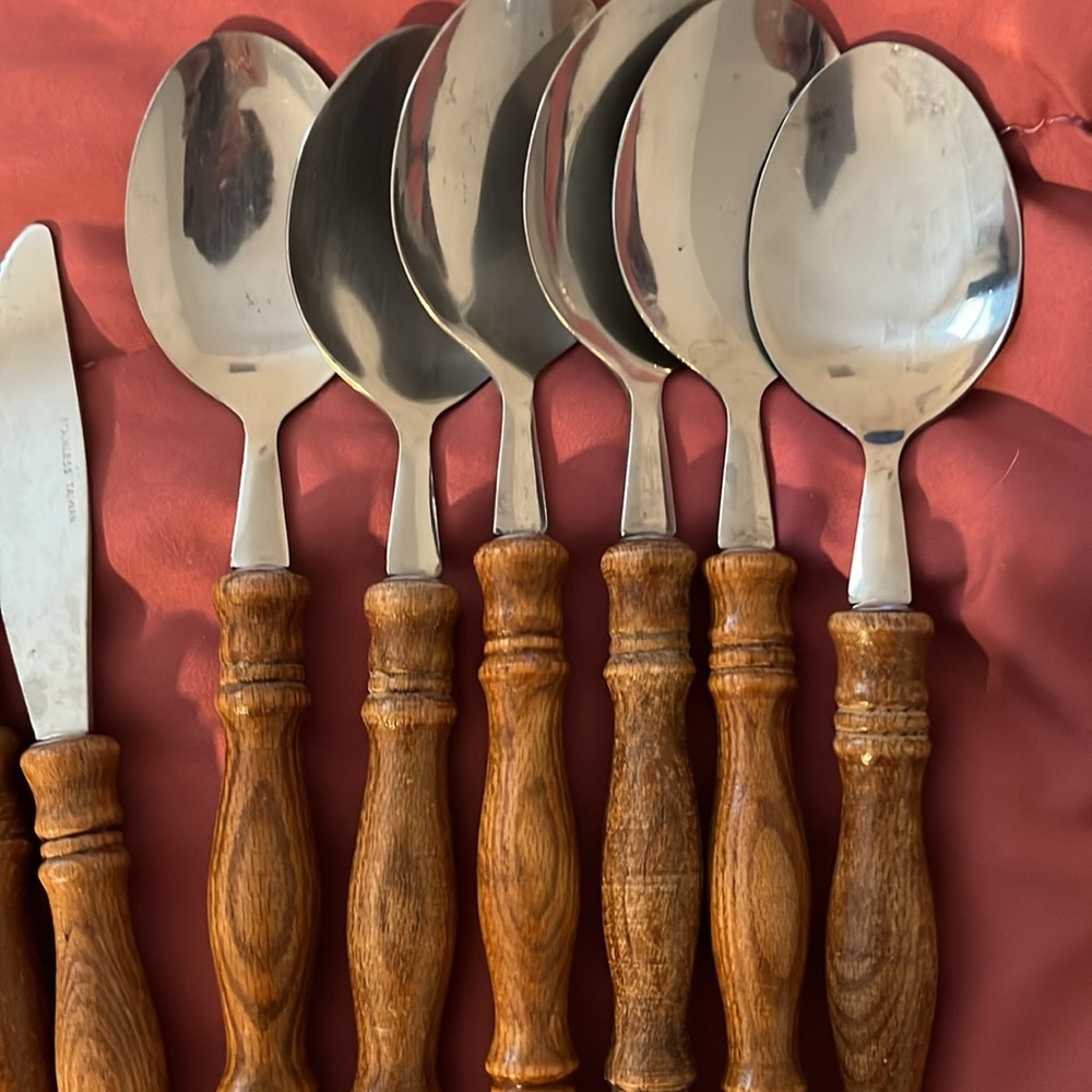 24 MCM Vintage Old Homestead stainless steel silverware w wooden handles. - Picture 5 of 5